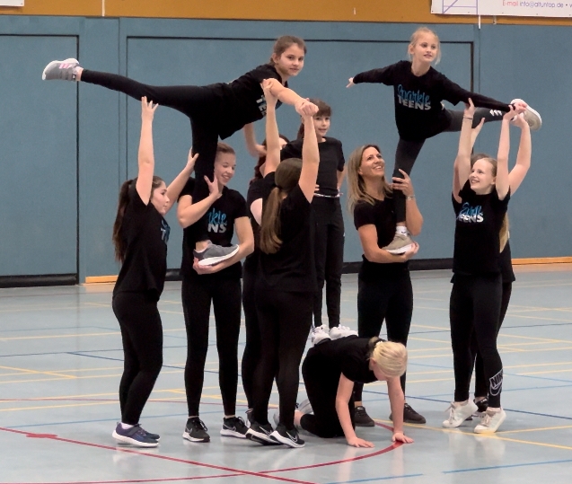 cheerleading 240211 03 auftritt handball